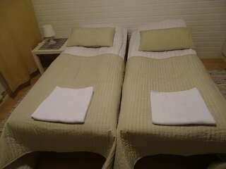 Курортные отели Lomakeskus Koivukankare Каарина Двухместный номер с 1 кроватью или 2 отдельными кроватями, общая ванная комната-4